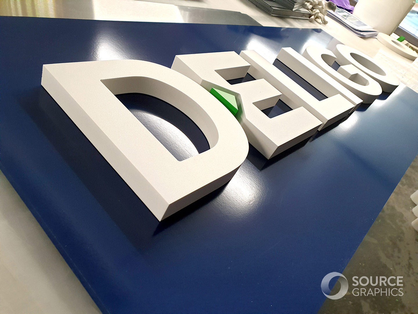 3d-cut-letters-to-tray-sign-source-graphics-deligo